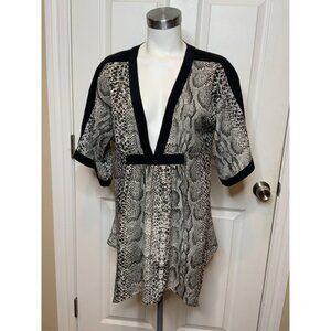 Rachel Zoe Gray Black Snakeskin Print Short Sleeve Tunic, Size M